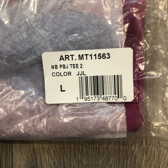 NEW BALANCE x SALEHE BEMBURY Logo Mania T-shirt Size L NWT - Picture 4 of 9